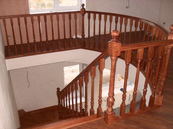 деревянная лестница (сверху)
